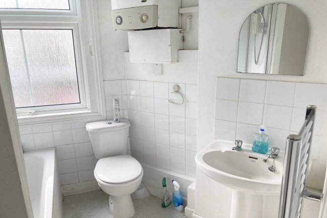 52 Eastlake Road, Camberwell, London, SE5 9QL
 2