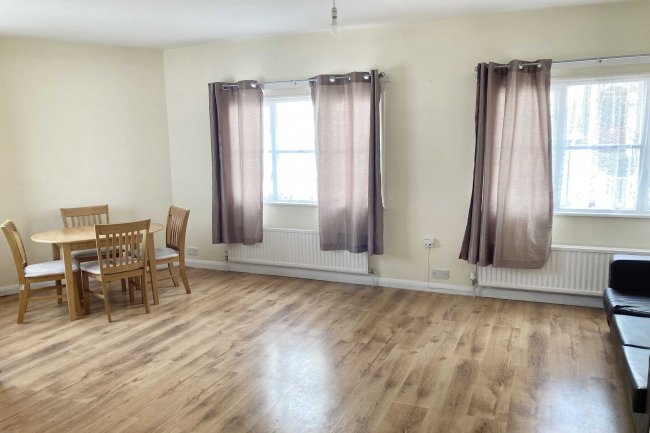 52 Eastlake Road, Camberwell, London, SE5 9QL
 2