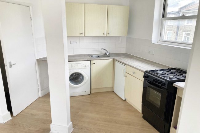 52 Eastlake Road, Camberwell, London, SE5 9QL
 2