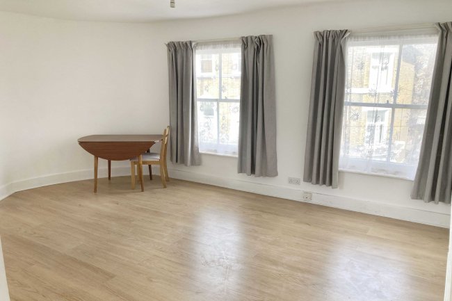 52 Eastlake Road, Camberwell, London, SE5 9QL
 2