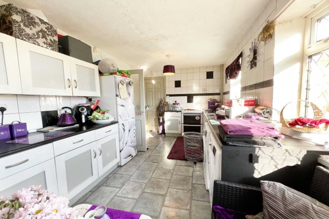 29 Freshfield Gardens, Allerton, Bradford, BD15 7PP 7