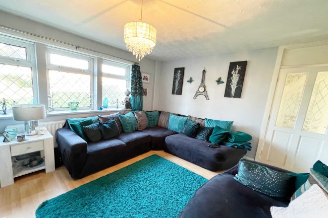 29 Freshfield Gardens, Allerton, Bradford, BD15 7PP 7