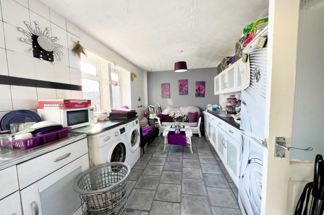 29 Freshfield Gardens, Allerton, Bradford, BD15 7PP 7