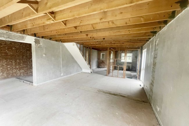 18 Deans Close, Croydon CR0 5PU
 1