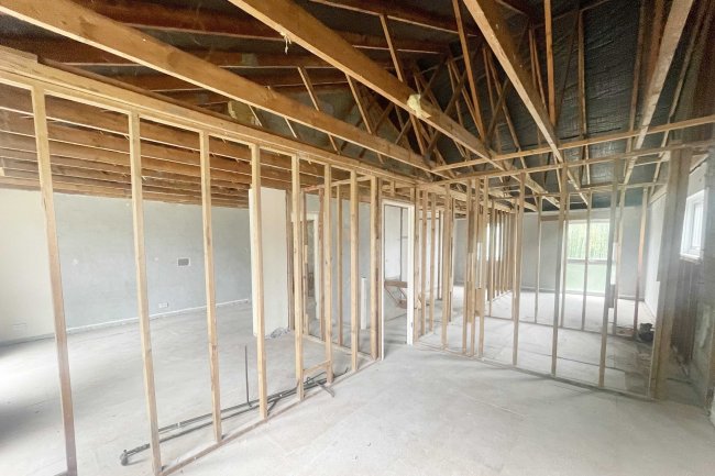 18 Deans Close, Croydon CR0 5PU
 1