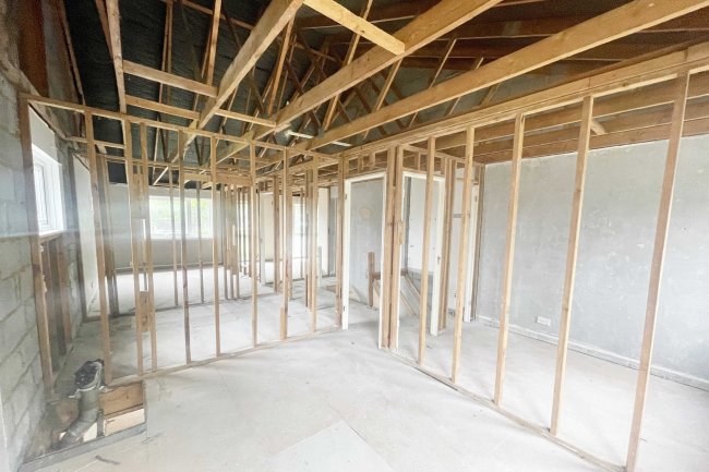 18 Deans Close, Croydon CR0 5PU
 1