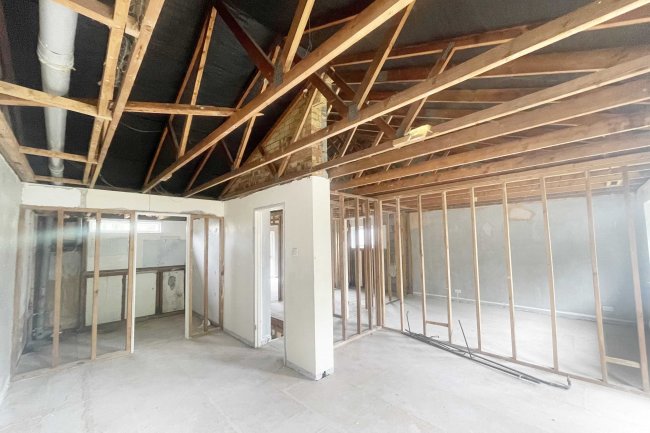 18 Deans Close, Croydon CR0 5PU
 1