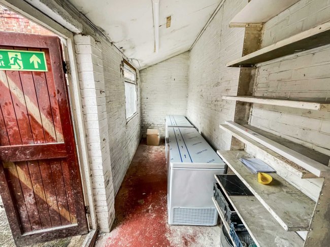 112 Hucknall Road, Nottingham, Nottinghamshire, NG5 1AD
 1