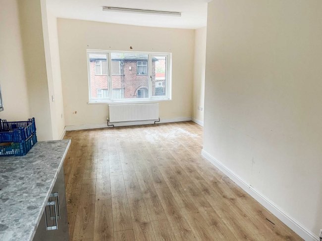 112 Hucknall Road, Nottingham, Nottinghamshire, NG5 1AD
 1