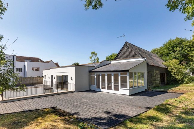 The Pheasantry, London Road, West Winterslow, Wiltshire SP5 1BN
 7