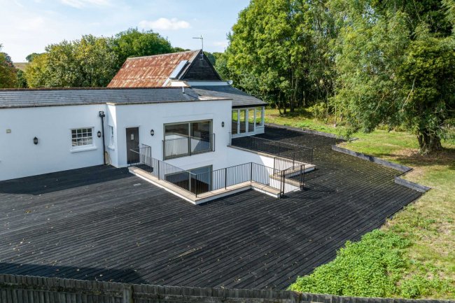 The Pheasantry, London Road, West Winterslow, Wiltshire SP5 1BN
 7