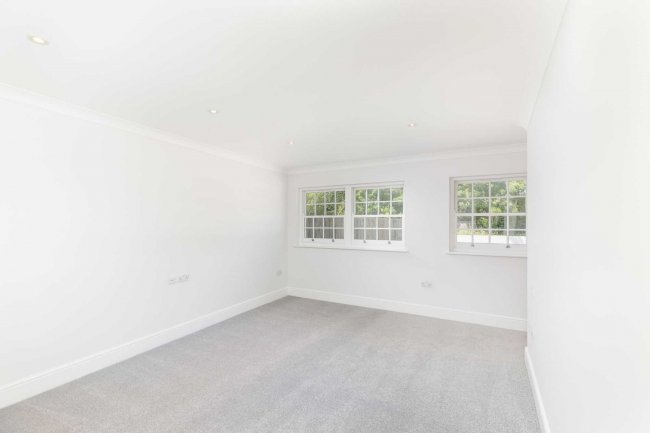 The Pheasantry, London Road, West Winterslow, Wiltshire SP5 1BN
 7