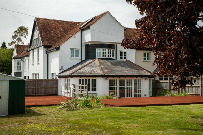 The Pheasantry, London Road, West Winterslow, Wiltshire SP5 1BN
 7