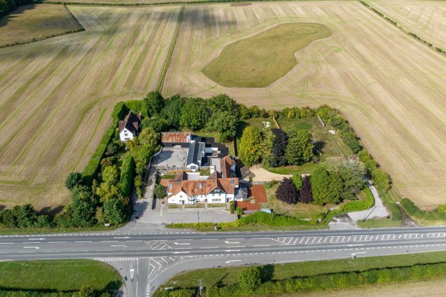 The Pheasantry, London Road, West Winterslow, Wiltshire SP5 1BN
 7