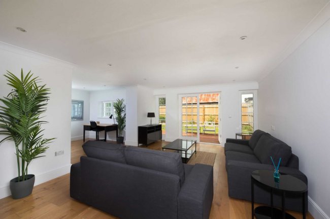 The Pheasantry, London Road, West Winterslow, Wiltshire SP5 1BN
 7