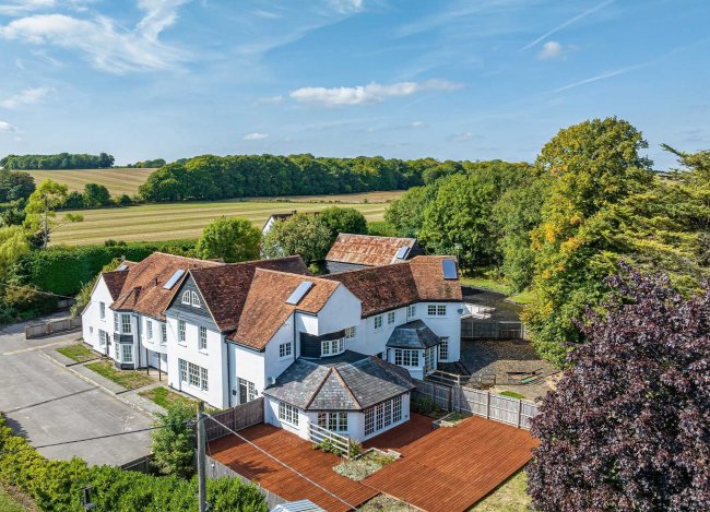 The Pheasantry, London Road, West Winterslow, Wiltshire SP5 1BN
 7