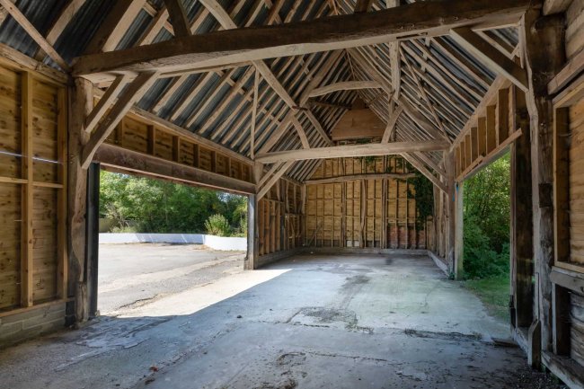 The Pheasantry, London Road, West Winterslow, Wiltshire SP5 1BN
 7