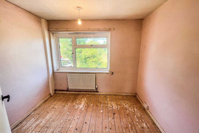 15 Cellar Hill, Lynsted, Kent ME9 9QY
 3