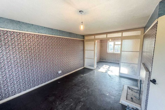 15 Cellar Hill, Lynsted, Kent ME9 9QY
 3