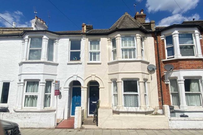 Flat 2, 24 Steerforth Street, Wandsworth, London SW18 4HH
 2