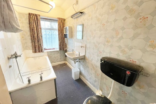 Willowdene, Ramsey, Harwich, Essex, CO12 5HB
 3