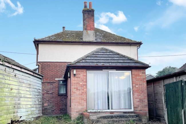 Willowdene, Ramsey, Harwich, Essex, CO12 5HB
 3