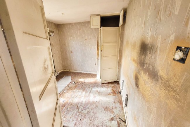 120 Oaks Lane, Ilford, Essex IG2 7PY
 2