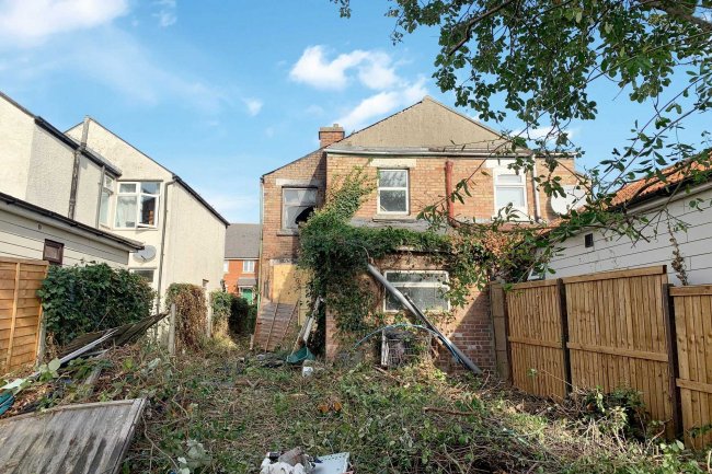 207 Harwich Road, Colchester, Essex, CO4 3DF
 4