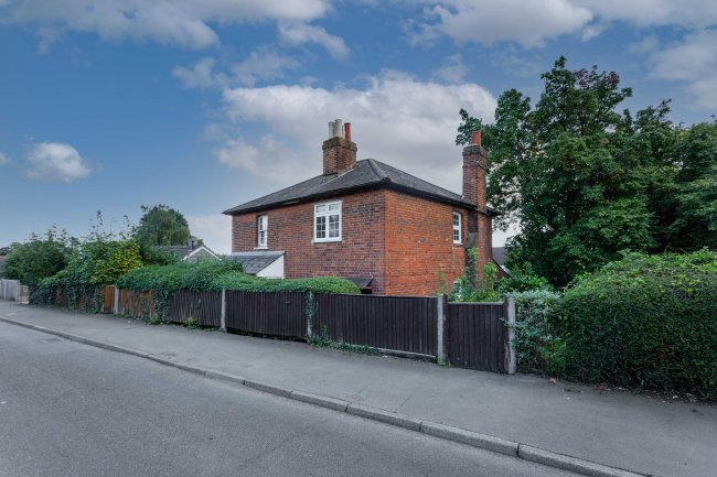 70 Spring Rise, Egham, Surrey, TW20 9PS
 8