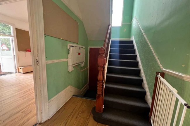 27 Heath Park Road, Romford, RM2 5UB
 7