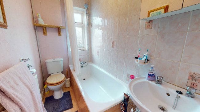 9 Glen Road, Chessington, Surrey, KT9 1HD 
 2