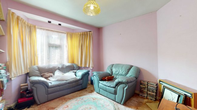 9 Glen Road, Chessington, Surrey, KT9 1HD 
 2