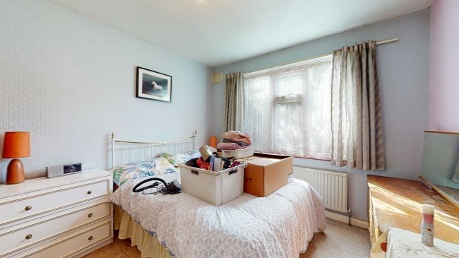 9 Glen Road, Chessington, Surrey, KT9 1HD 
 2