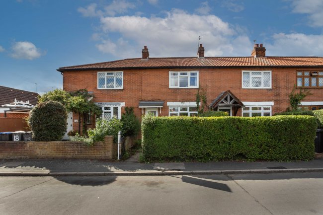20 Vegal Crescent, Englefield Green, Egham, Surrey TW20 0QA
 10