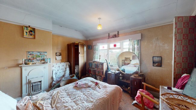 20 Vegal Crescent, Englefield Green, Egham, Surrey TW20 0QA
 10