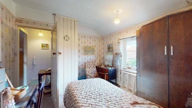 20 Vegal Crescent, Englefield Green, Egham, Surrey TW20 0QA
 10