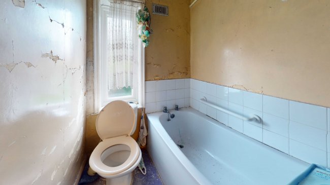 20 Vegal Crescent, Englefield Green, Egham, Surrey TW20 0QA
 10