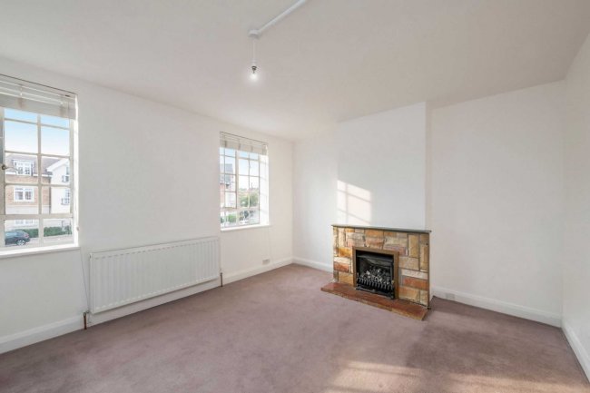 6 Thornfield Court, Holders Hill Road, Mill Hill, London, NW7 1LN 4