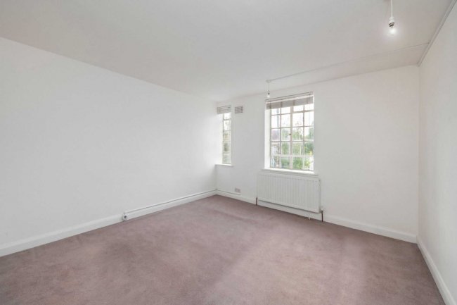 6 Thornfield Court, Holders Hill Road, Mill Hill, London, NW7 1LN 4