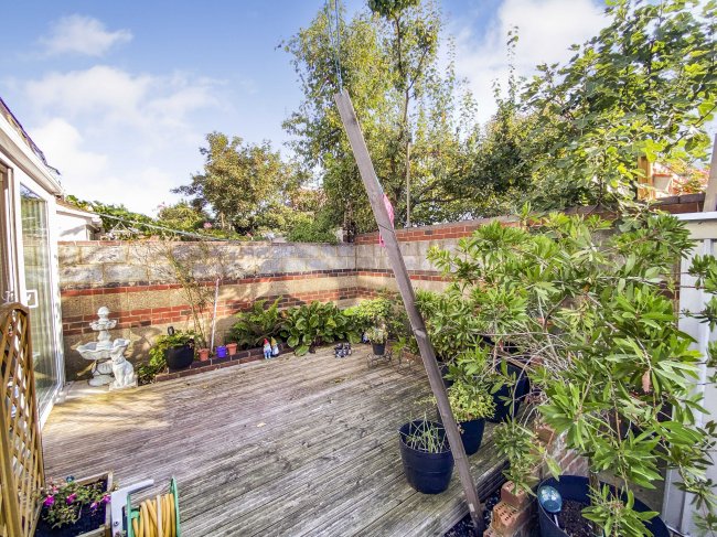 3 Greenfield Road, London N15 5EP 
 5