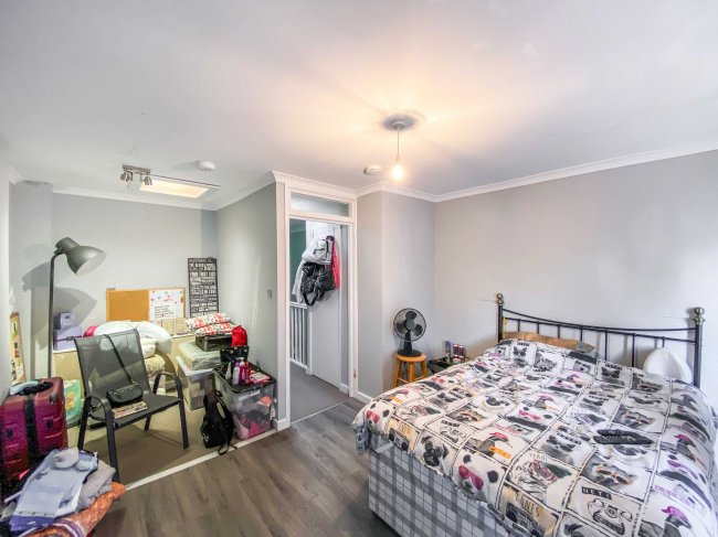 3 Greenfield Road, London N15 5EP 
 5