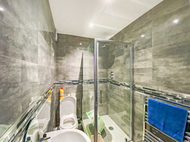 3 Greenfield Road, London N15 5EP 
 5