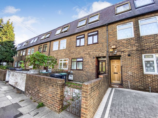 3 Greenfield Road, London N15 5EP 
 5