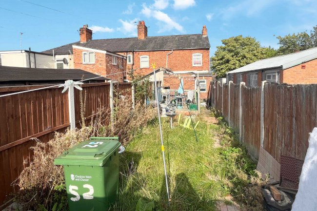 52 Dean Street, Winsford, CW7 1HG
 9