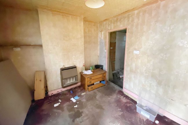 108 Charles Street, Greenhithe, Dartford, Kent DA9 9AJ
 4