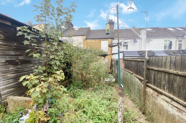 108 Charles Street, Greenhithe, Dartford, Kent DA9 9AJ
 4