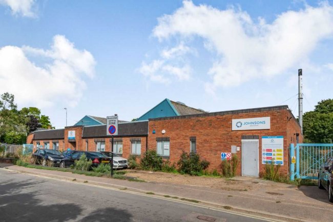 46 Exeter Road, Newmarket, West Suffolk CB8 8LR 1