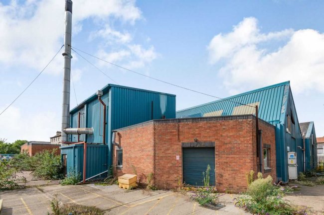 46 Exeter Road, Newmarket, West Suffolk CB8 8LR 1