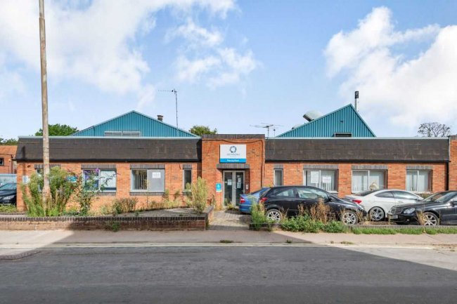 46 Exeter Road, Newmarket, West Suffolk CB8 8LR 1