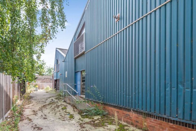 46 Exeter Road, Newmarket, West Suffolk CB8 8LR 1